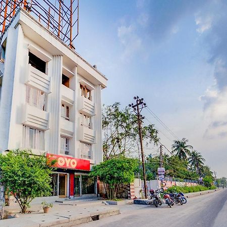 Oyo 13521 Sudhriti Hotel Siliguri Εξωτερικό φωτογραφία