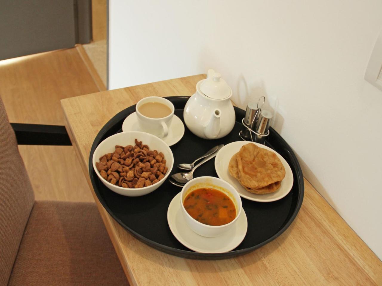 Oyo 13521 Sudhriti Hotel Siliguri Εξωτερικό φωτογραφία