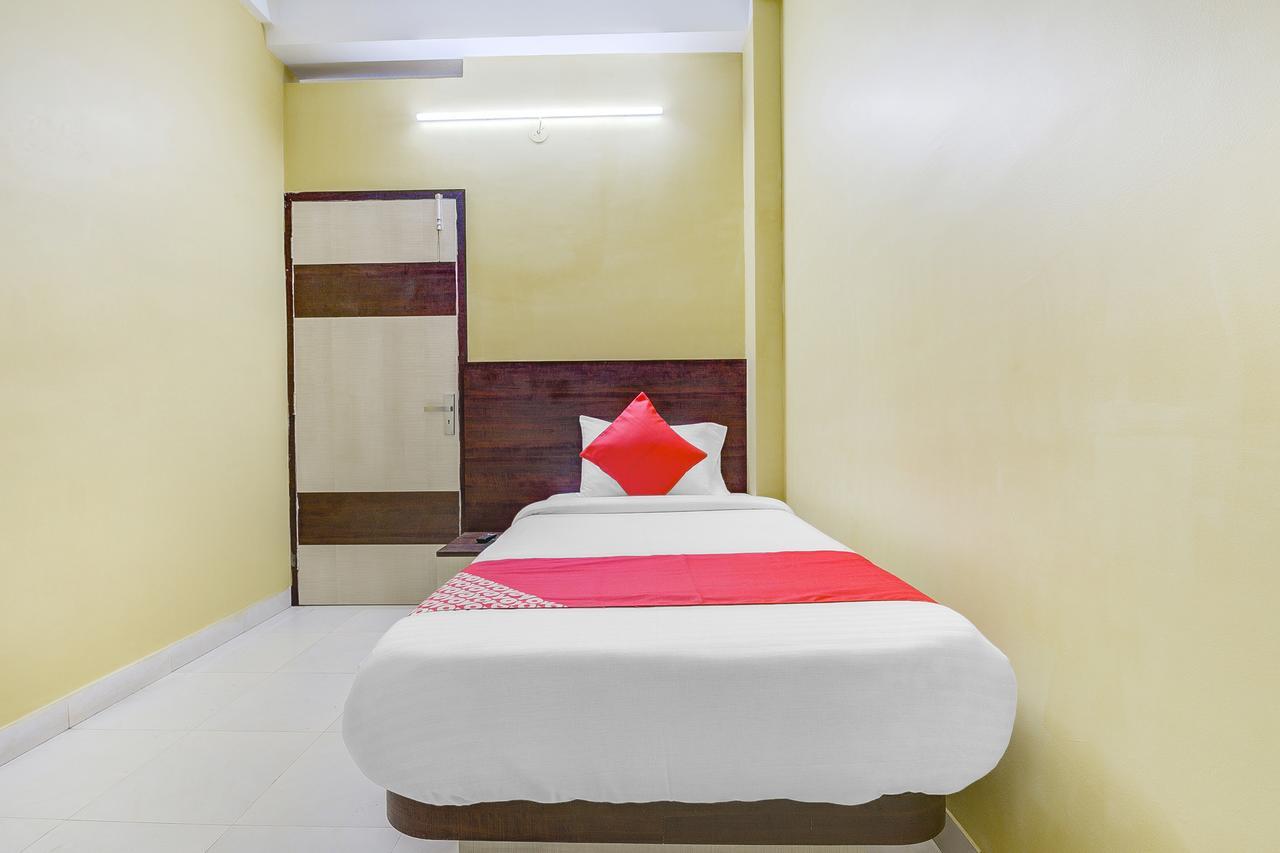 Oyo 13521 Sudhriti Hotel Siliguri Εξωτερικό φωτογραφία