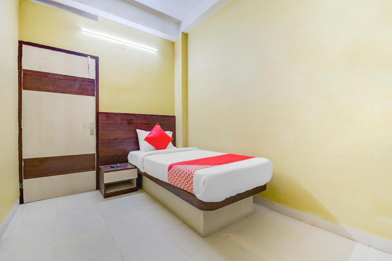Oyo 13521 Sudhriti Hotel Siliguri Εξωτερικό φωτογραφία